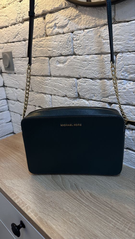 Продам сумку michael kors