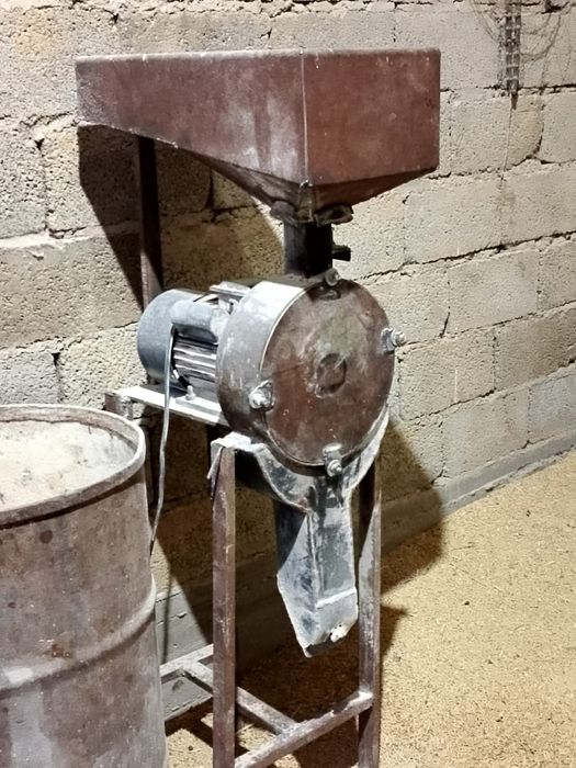 Дробилка для зерна