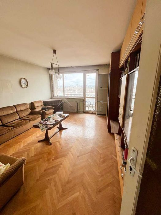 Продава се Тристаен апартамент в Русе, Широк център - 87 кв.м за 1035 €/кв.м - Снимка #3