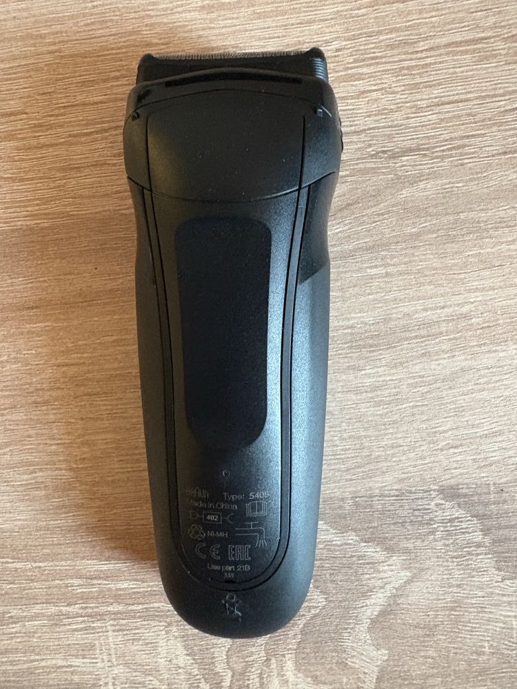 Електрическа самобръсначка Braun Series 3 шейвър shaver
