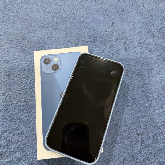 Продам iPhone 13