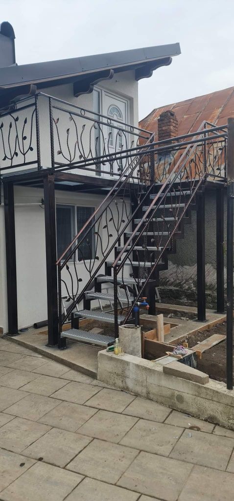 Porți, garduri, grilaje, scari metalice, balustrade,terase