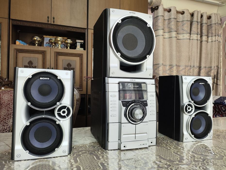 Sony 100% ishlaydi 2.1 subwooferli musiqa markazi sotiladi