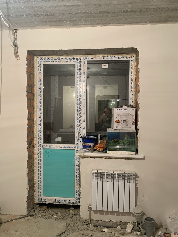 Продам раму с дверью и окном
