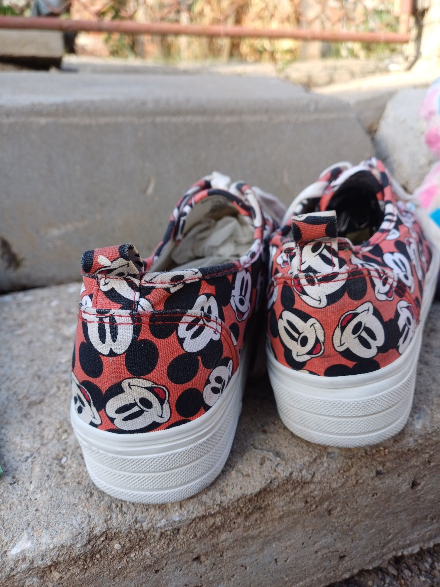 HM x Disney кецове с Мики Маус