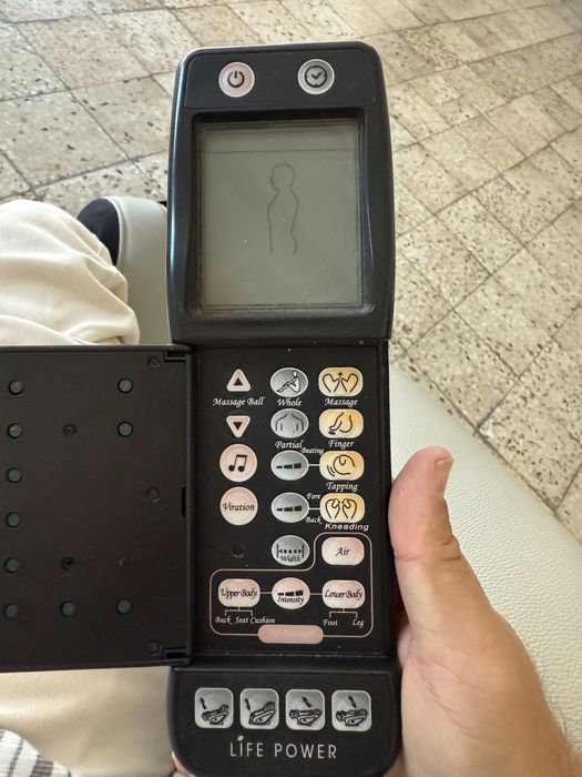 Fotoliu masaj folosit dar complet functional