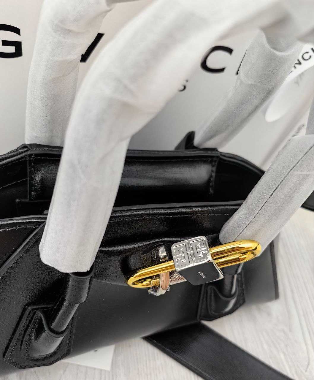 Дамска Чанта GIVENCHY Mini Antigona Stretch leather 100% BB50RHB1NF