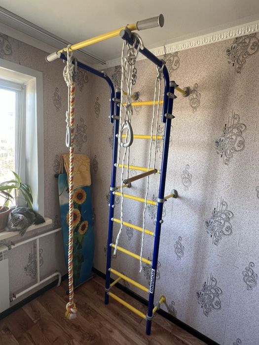 Продам шведскую стенку фирмы ROMANA 210см на 50см