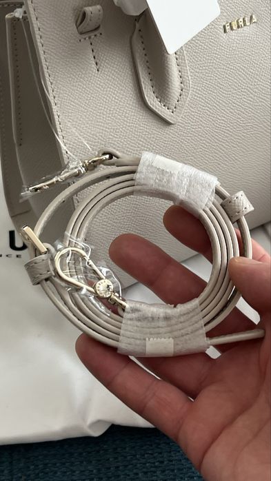 Furla Gardenia Nero.100% оригинал,със сериен номер,етикети,торбичка