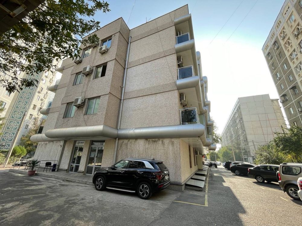 Продаётся здание. Улица Нукускуя Ор; Капитал банк 2500 кв.м