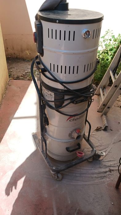 Aspirator industrial  pentru suprafețe mari