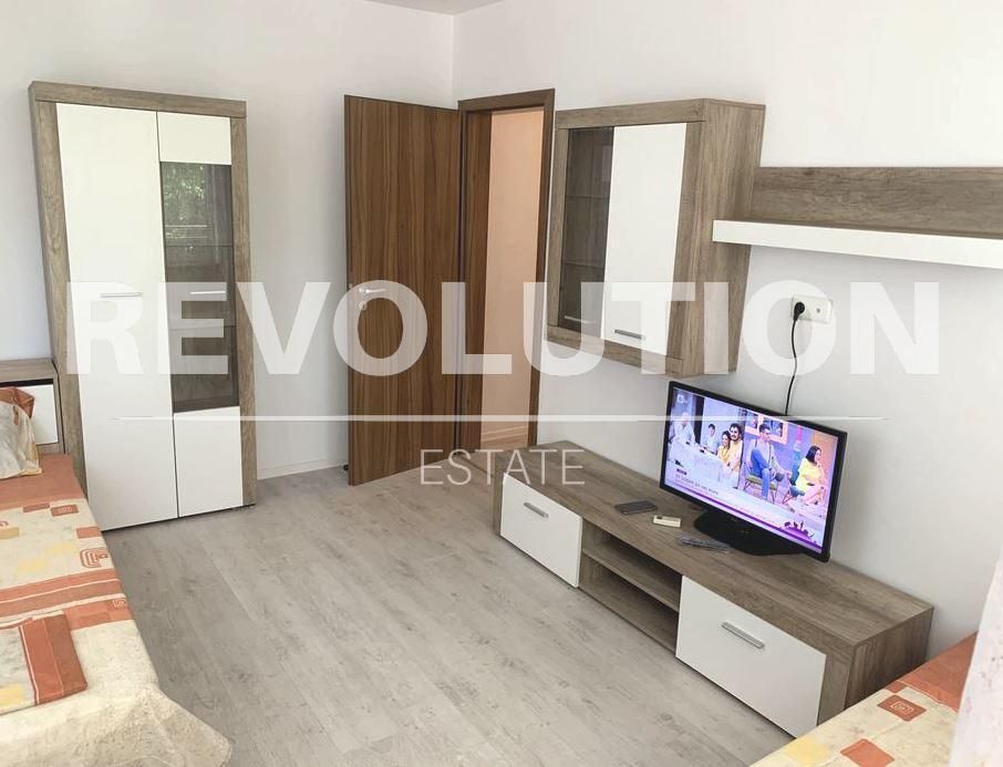 Дава се под наем Тристаен апартамент в Варна, Гръцка махала - 85 кв.м за 600 € - Снимка #2