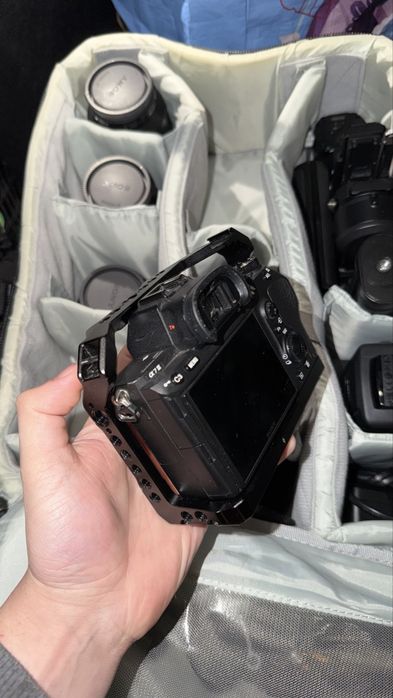 Sony A7III + 3 obiective, Ronin gimbal și blitz inclus