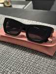 Слънчеви очила miu miu