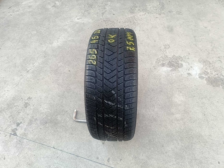 O anvelopa de iarna 265 45 20 pirelli scorpion winter profil 7,5 mm