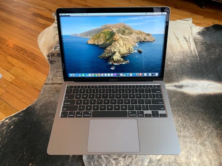 Продам Macbook AIR M1 256gb