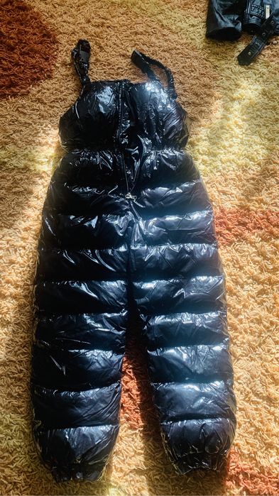 Vand hainute copii intre varsta 4-7 ani