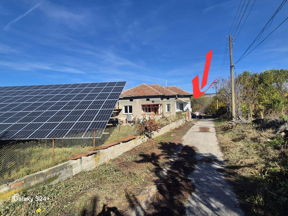 Стара къща 100кв. имот 1430кв.м. на асфалтирана улица !!!