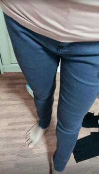 женские джинсы, размер примерно 28
