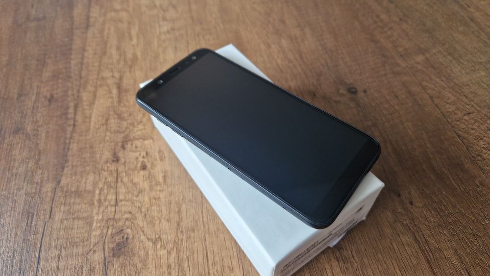 Samsung A6 черен 32GB