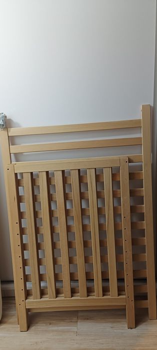 Pătuț din lemn  + saltea Ikea , 60x120 cm.