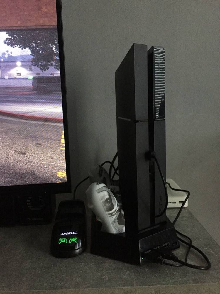 Продаю ps4