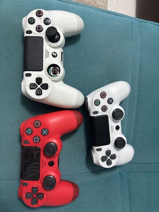 Playstation 4..pentu piese