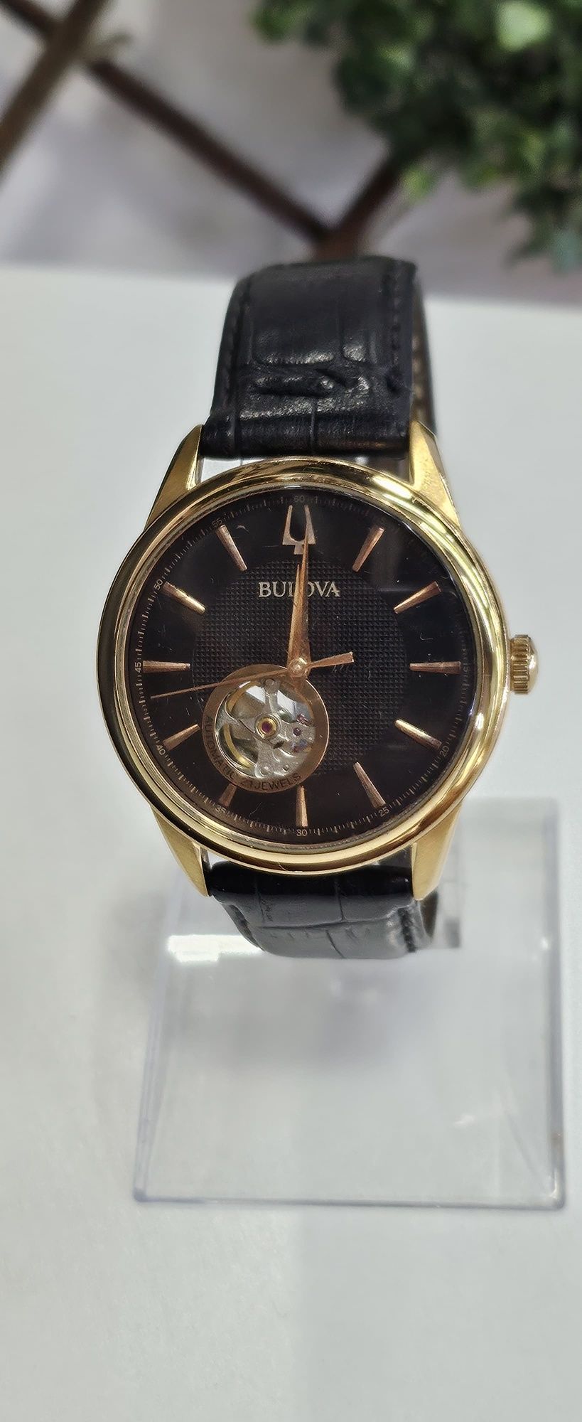 Ceas Bulova bărbătesc clasic automat cu carcasa aurie roz