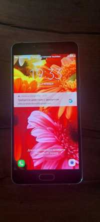 Смартфон Samsung Galaxy A7  10F/DS 2016  золотистого цвета
