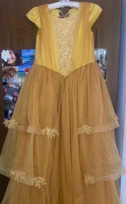 Rochie galbena de ocazie/spectacol/serbare pt fete de 12-13 ani