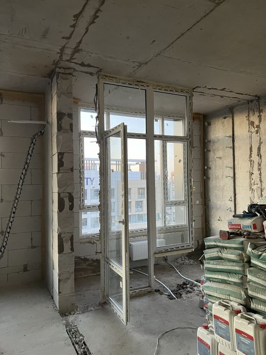 Продам оконную раму с отеклением балкон