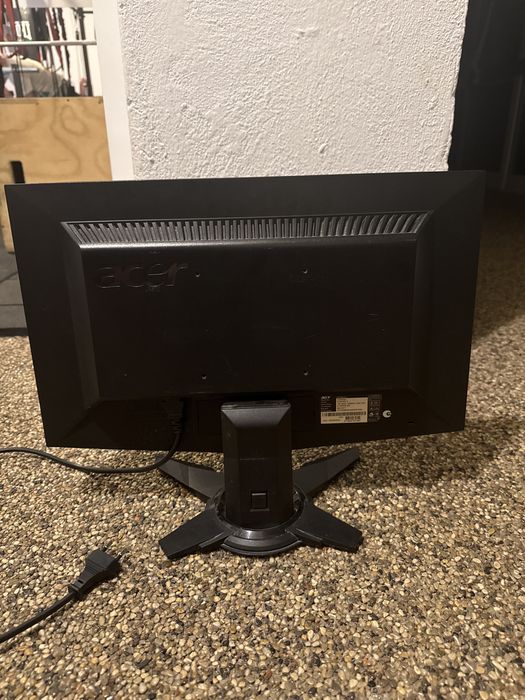 Monitor Acer cu VGA