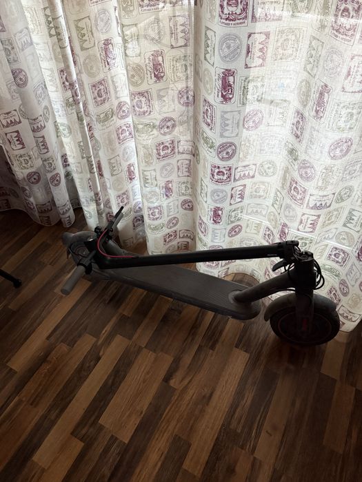 Trotinetă electrica Xiaomi Mi 4 Pro gen 1