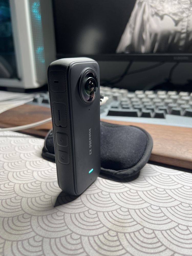 Камера Insta 360 x3