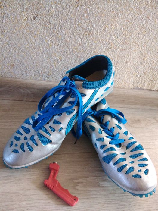 Продаю легко-атлетическую обувь (шиповки).