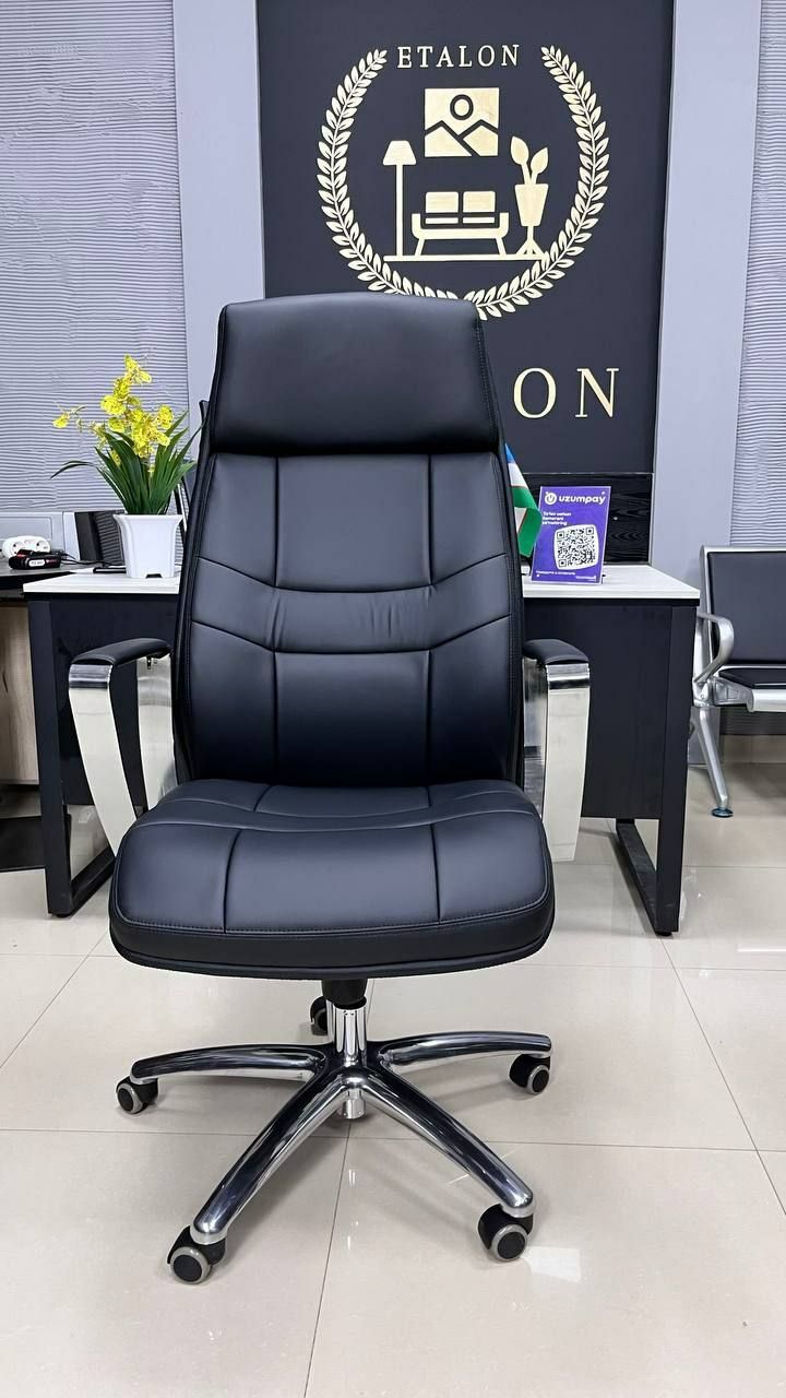 Офисное кресло для руководителя модель Henon
