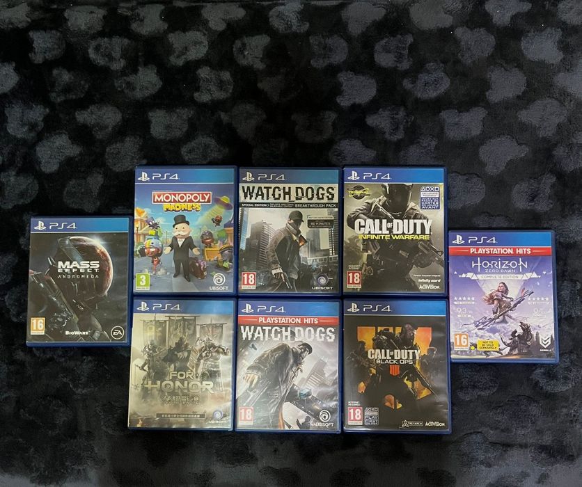 Vând jocuri PS4.