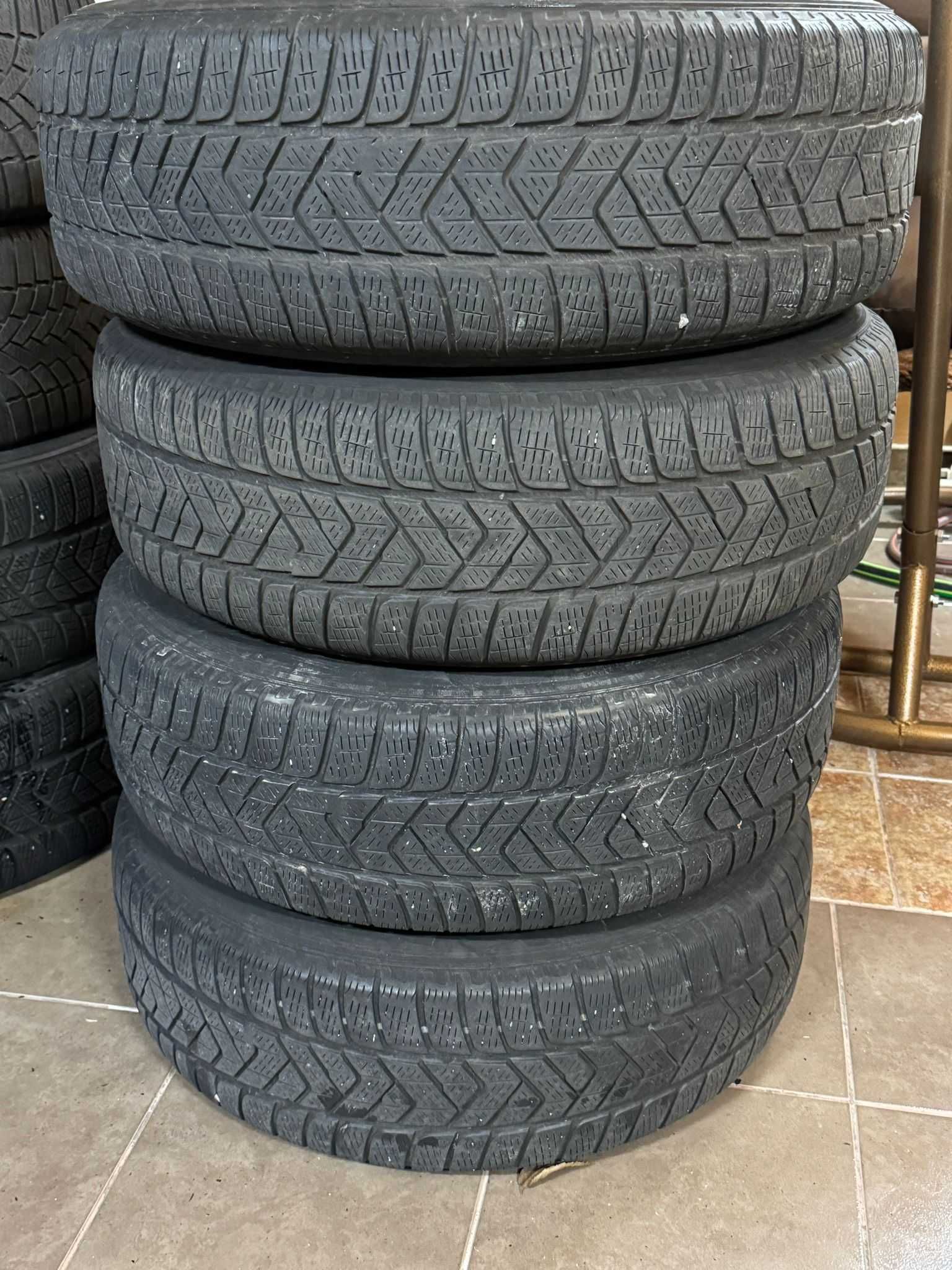 Roti Tiguan 17 Pirelli Sottozero 3 215/65/17