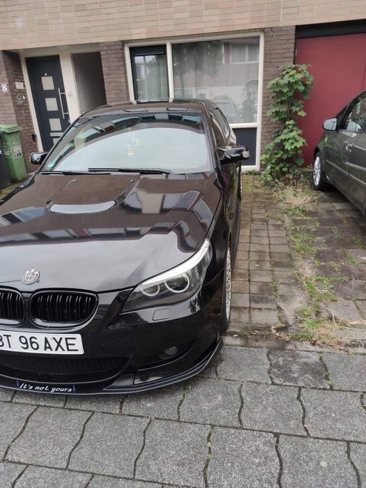 Set Capace Oglinzi Carcase BMW E60 E61 Batman M4 cu colt
