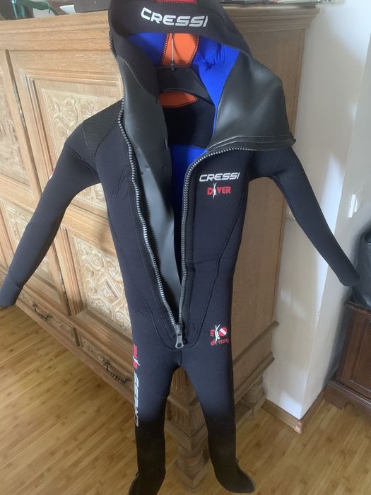Costum scufundare copii