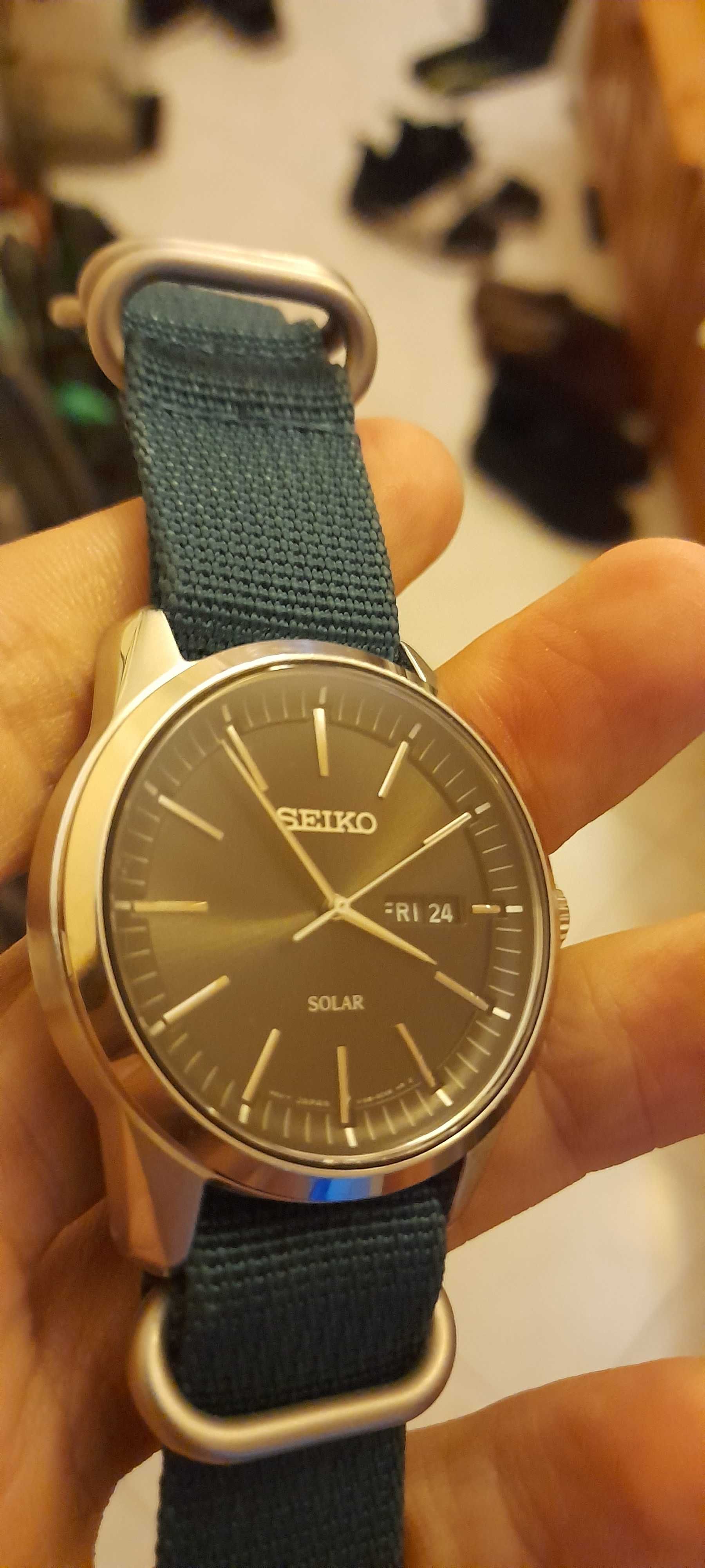 Часовник Seiko Solar SNE525P1