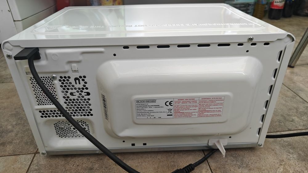 Микровълнова Black+Decker