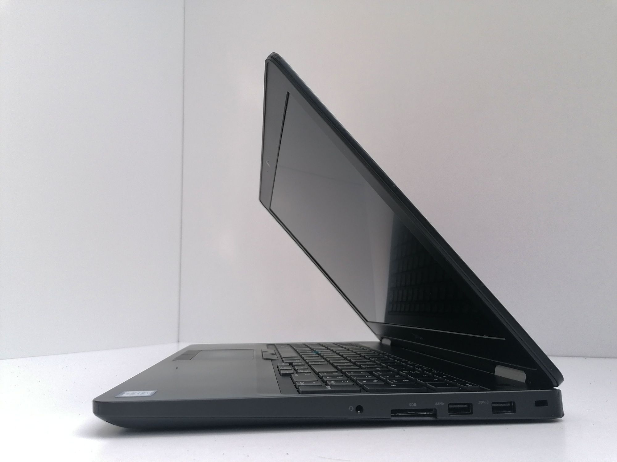 Dell Latitude E5570 Procesor i5 6200U 8 GB RAM 128 GB SSD M.2