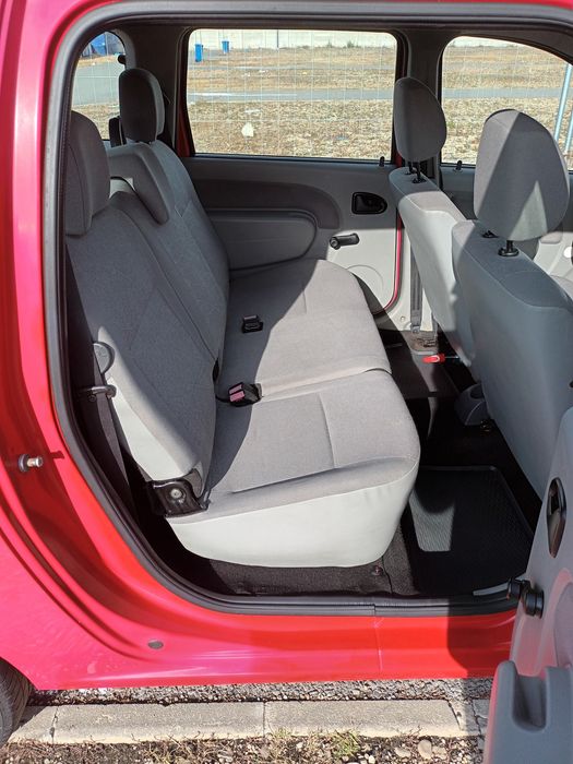 Dacia Logan 2  1.6 MPI  7 Locuri An  2009