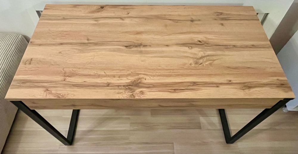 Birou cu sertar, stare perfecta, dimensiune 120 x 60 x 77 + un scaun