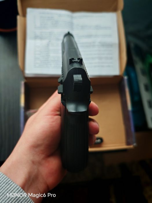 Pistol airsoft Taurus PT92 Metal