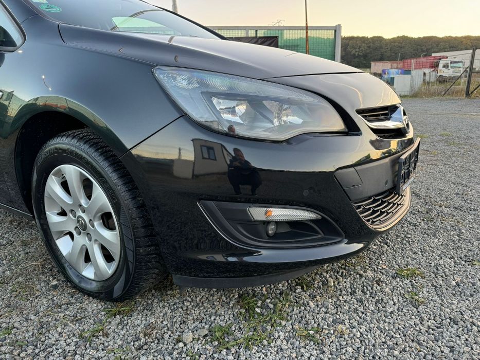 0pel Astra J 1,6 diesel 130 cp Euro 6 An fabricație  2015