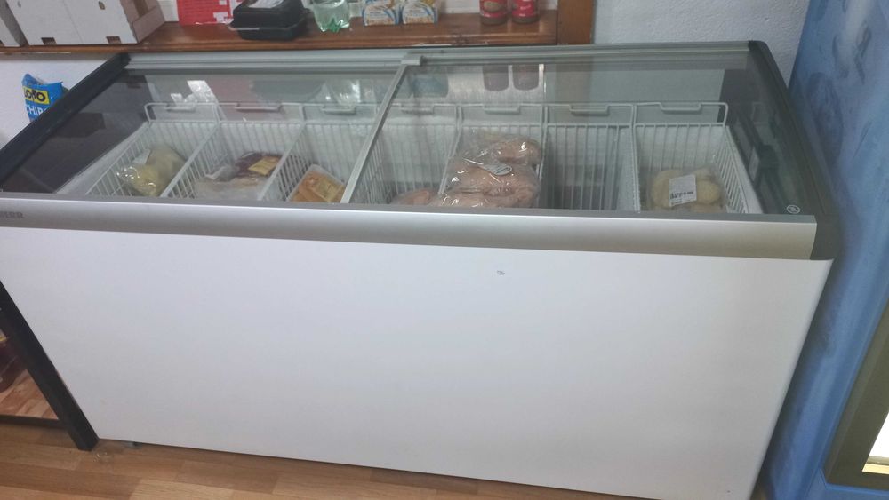 Фризер-витрина Либхер