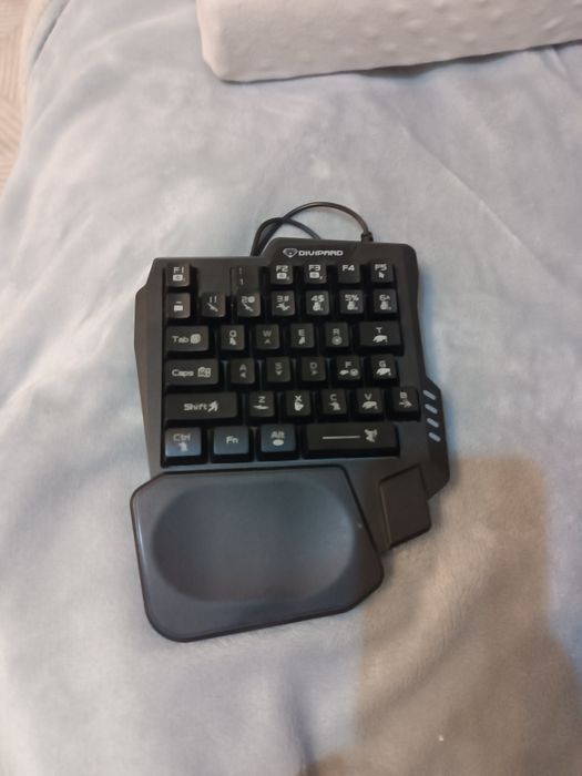 продам клавиатуру для игр