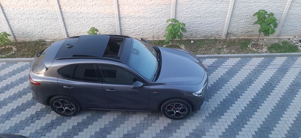Alfa Romeo Stelvio Mașina impecabilă cu dotări premium întreținută exemplar